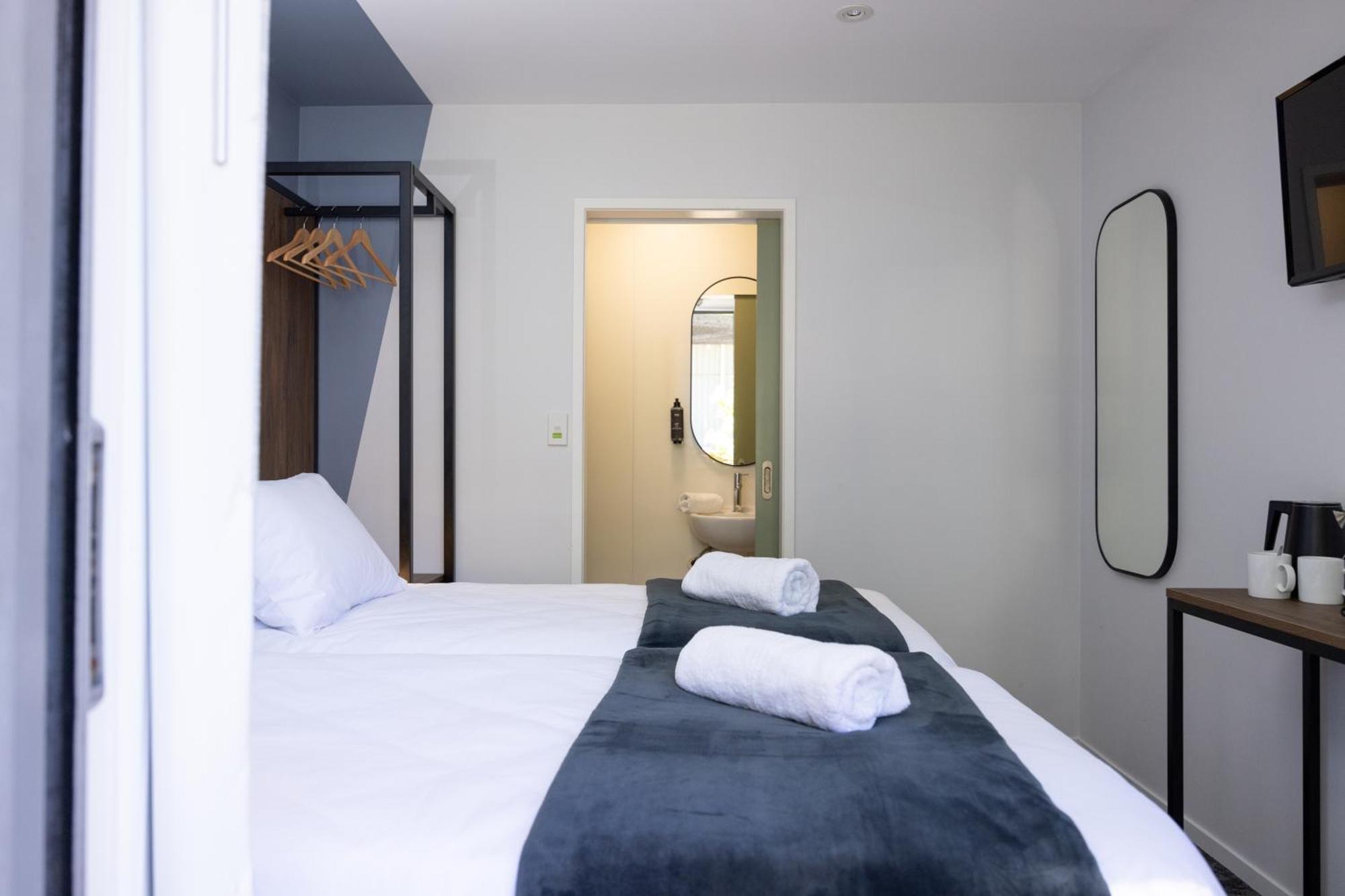 Haka House Rotorua Hostel Εξωτερικό φωτογραφία A room at the hotel