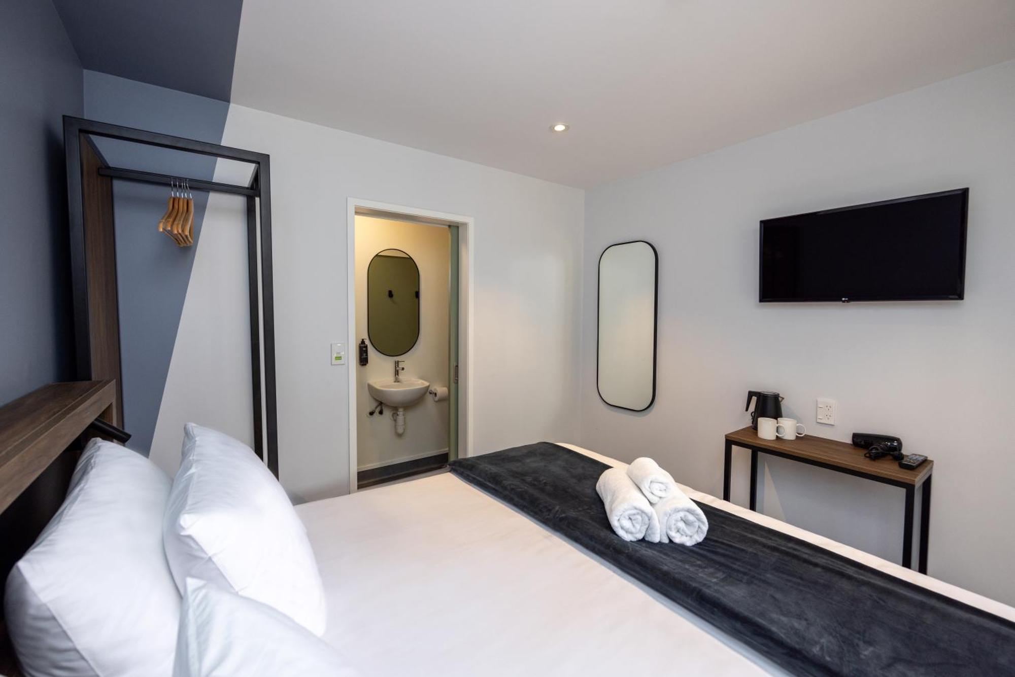 Haka House Rotorua Hostel Εξωτερικό φωτογραφία A room at the hotel