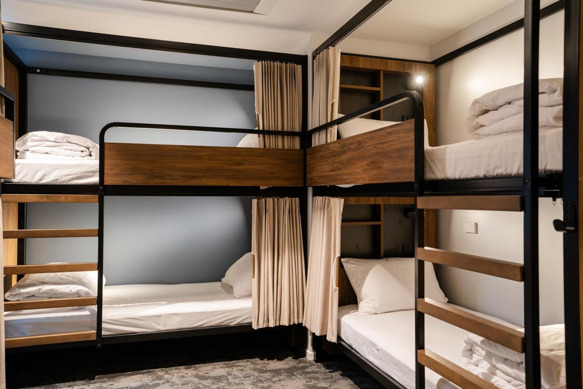 Haka House Rotorua Hostel Εξωτερικό φωτογραφία A capsule hotel in Tokyo
